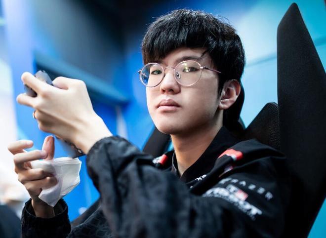 对面被迫亮 对面被迫亮